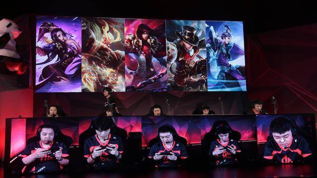 Upcomer更新LOL战队排行榜，RNG依旧榜首，后面9个队乱成一锅粥