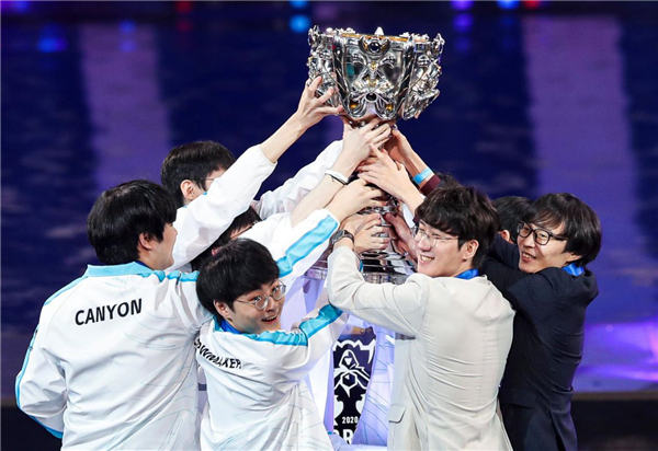 eStar新体系逐渐成型，下赛季看好他们能夺冠