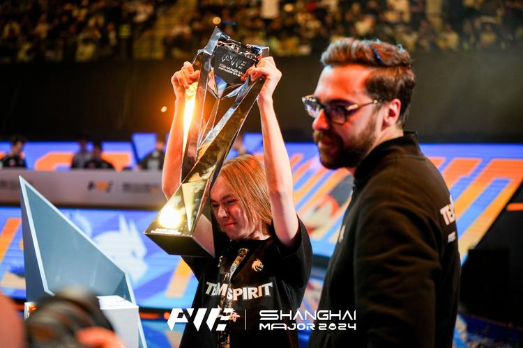 被击败但仍然光荣 x2！ Jee 的 4 次击杀无效，但 NAVI 的铁血防守让他们从 1-2 反弹，战胜了 TyLoo 。